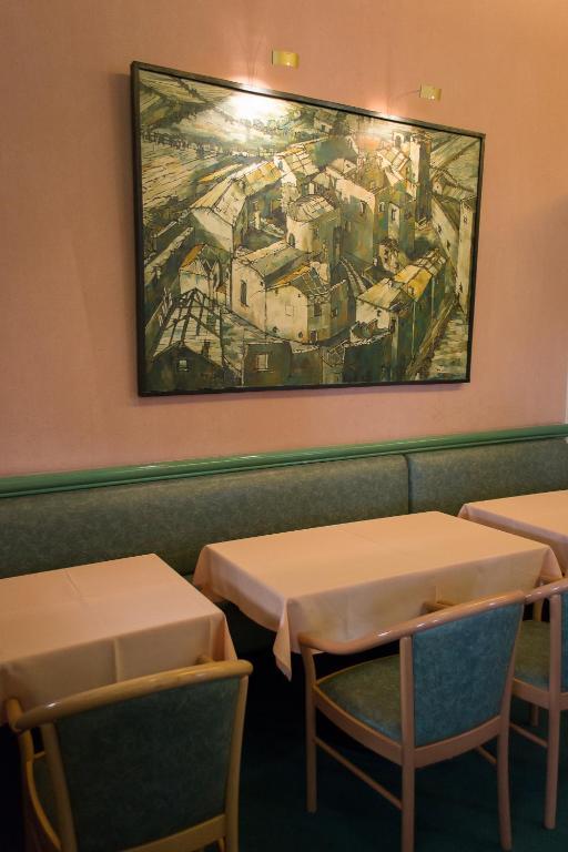 Hotel De Flandre كومبيينْيِ المظهر الخارجي الصورة
